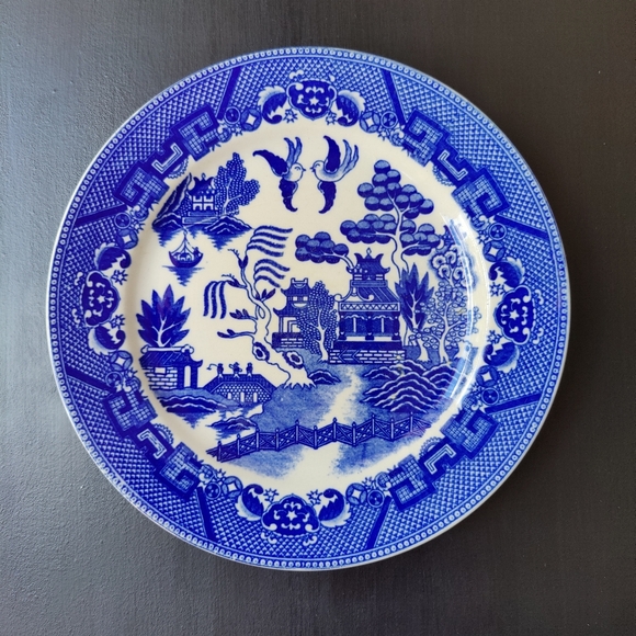 9 inch dinner 🍽️ plate | Blue Willow pattern 🔵⚪ | made in Japan - Picture 7 of 7